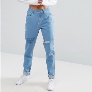 Noisy May Mom Jeans Scribble Detail Raw Hem